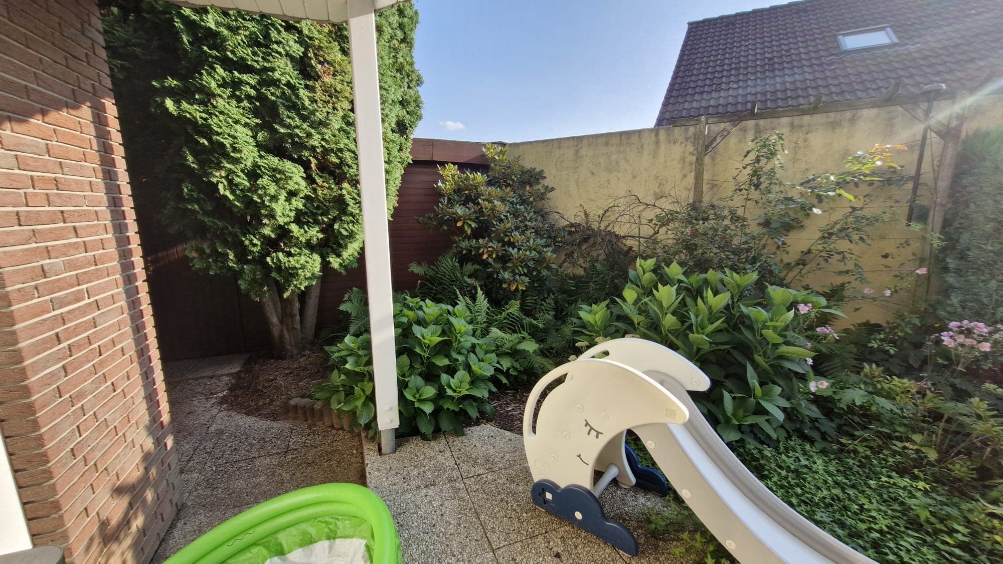 Terrasse mit Pergola & Outdoor-Lounge – Bild 5