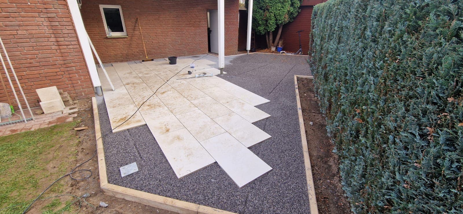 Terrasse mit Pergola & Outdoor-Lounge – Bild 9