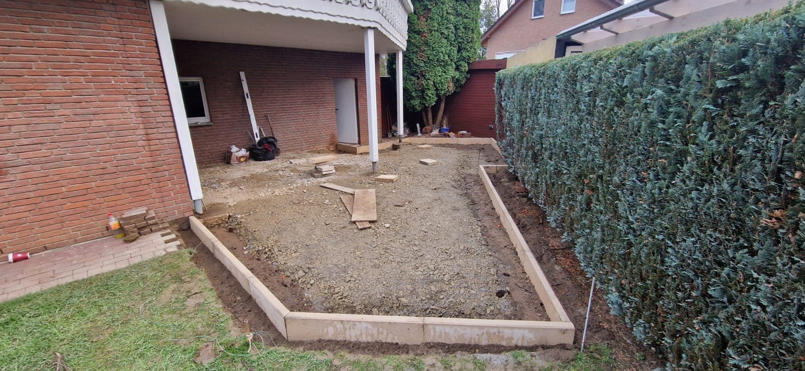 Terrasse mit Pergola & Outdoor-Lounge – Bild 12